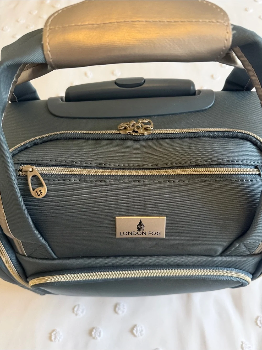 London Fog Under-the-Seat Carry-On Luggage  Bag Hartford II Collection Unisex